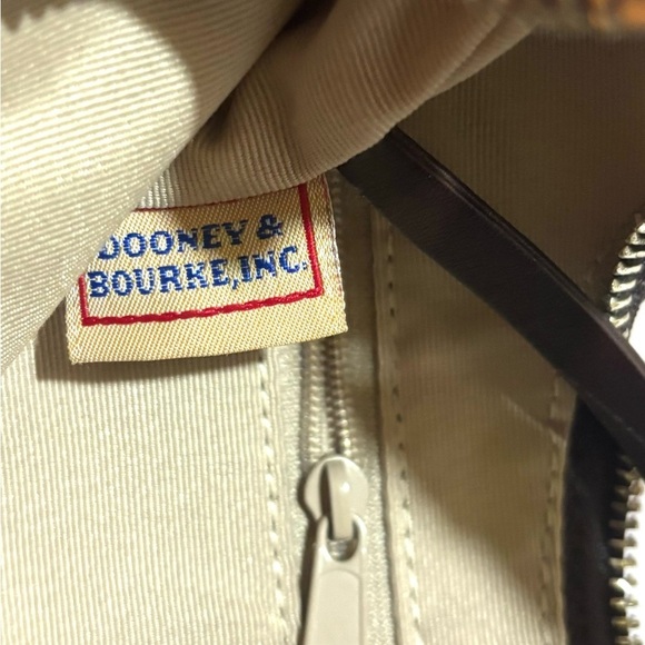 Dooney & Bourke DB signature print canvas Green brown Shoulder Bag - Picture 8 of 9